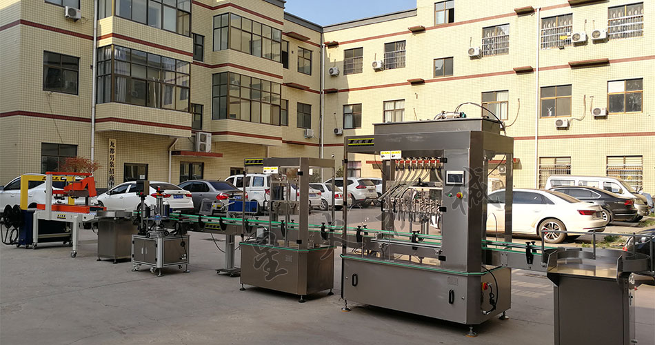 南京星火廠房展示液體灌裝線設(shè)備